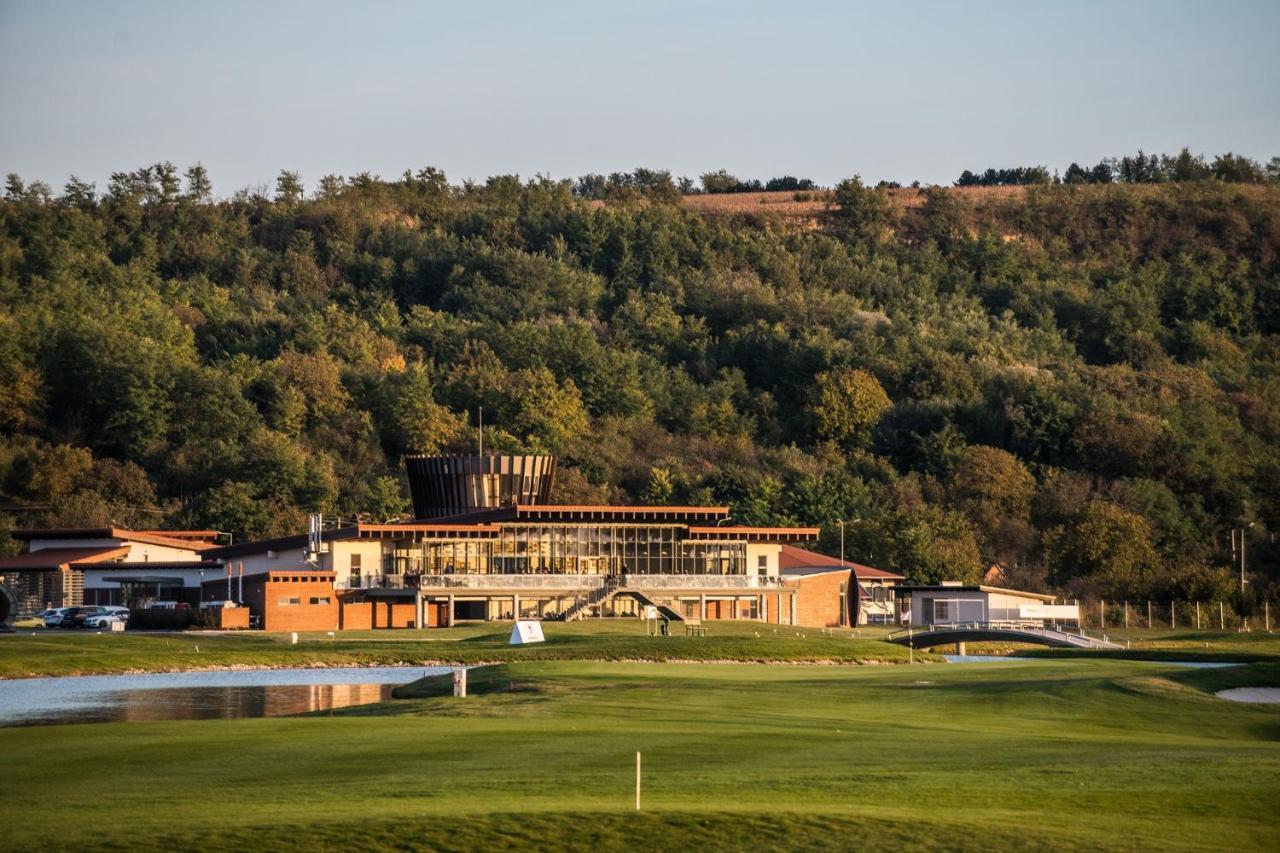 Theodora Golf Club Hotel Alba Iulia Exterior foto