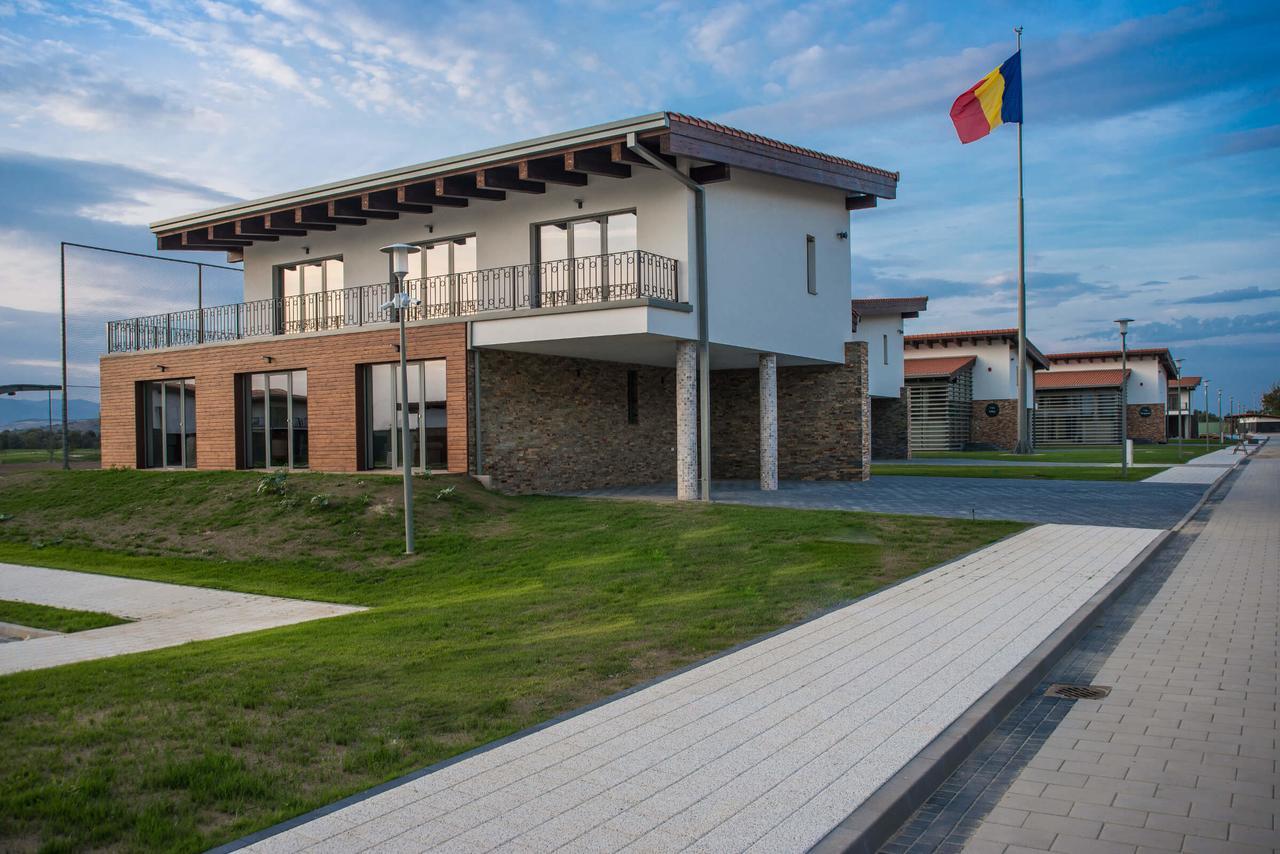Theodora Golf Club Hotel Alba Iulia Exterior foto